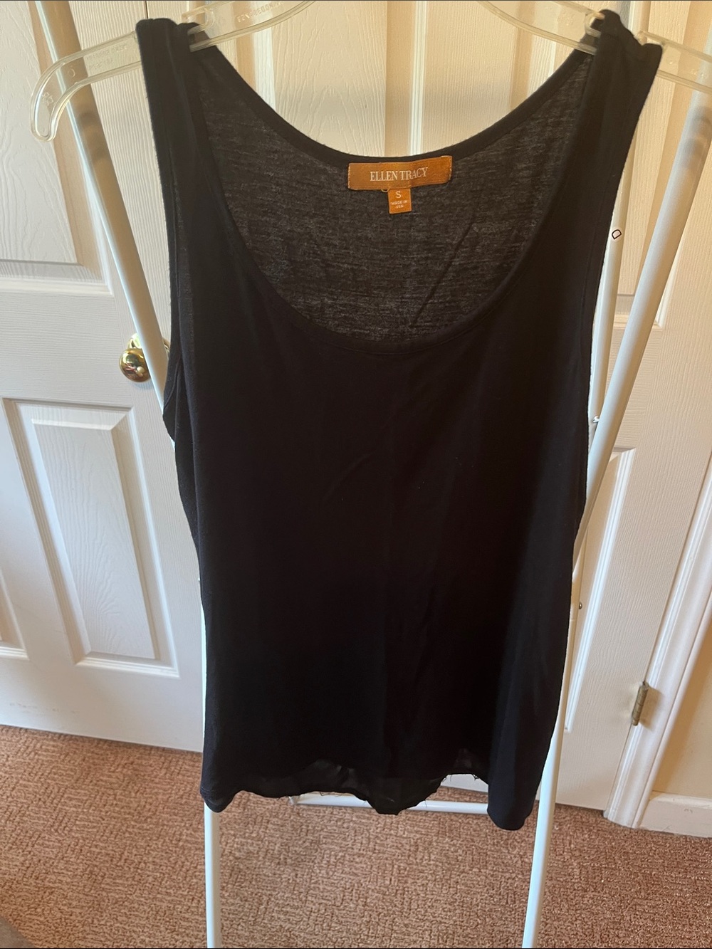 Ellen Tracy Black Scoop Neck Tank PTP 19” L25”